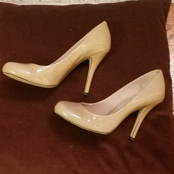 Vince Camuto round toe Elanie patent leath… - Picture 4 of 10